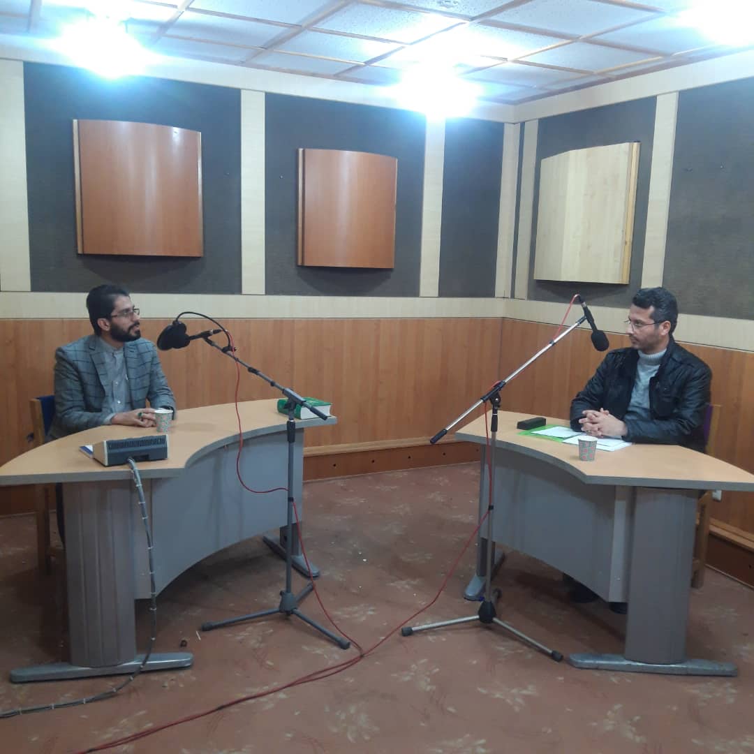 برنامه رادیویی قرار انقلاب